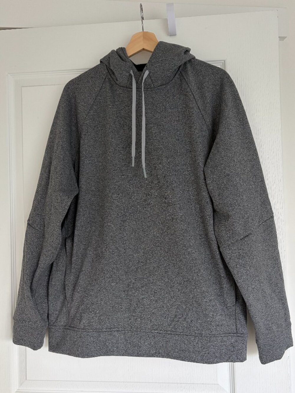NWOT Lululemon Men's Grey Hoodie